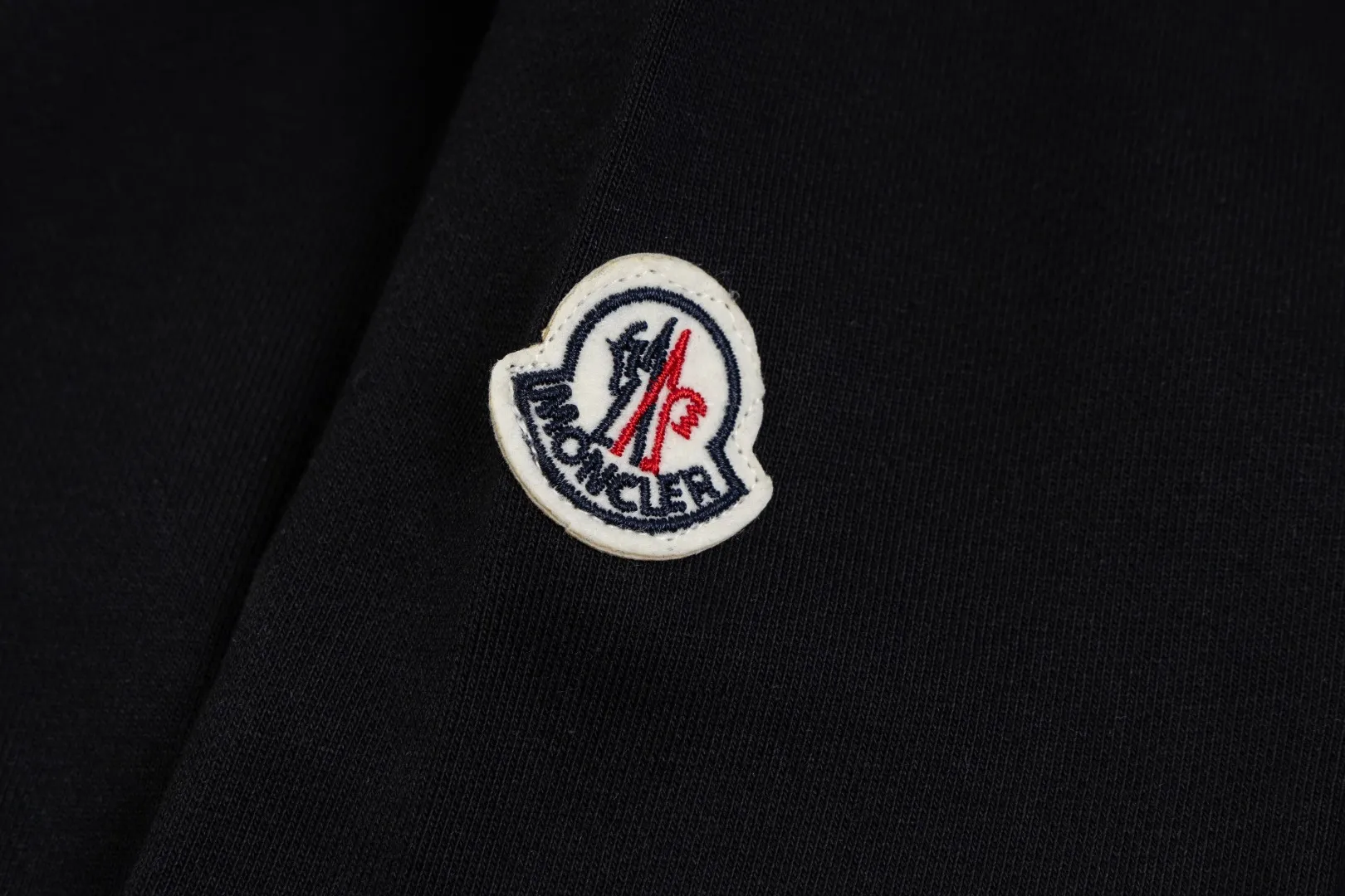 【 Quality】 【🎉 🎊】 【 MONCLER】【In Stock 】 🏅2024 New Arrival Premium 3D LOGO ， ， Premium ⚠️ ： 460 ， 21S 10S 26/2 1*1 ！ ， ， ， ， ， ！ Same Style ✔ Same Style： ❗ ✔【 Same Style， In Stock！】 ➡Size：S M L XL XXL ➡ ：Black White ⚠️Size Size